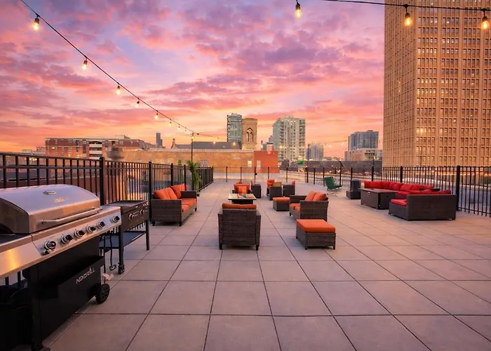 Apartment Spacious 5-br Minutes From Mccormick Place