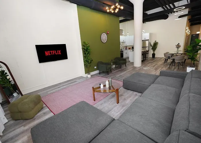 Spacious 5-br Minutes From Mccormick Place Chicago